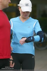 Sporty girl cameltoe in spandex